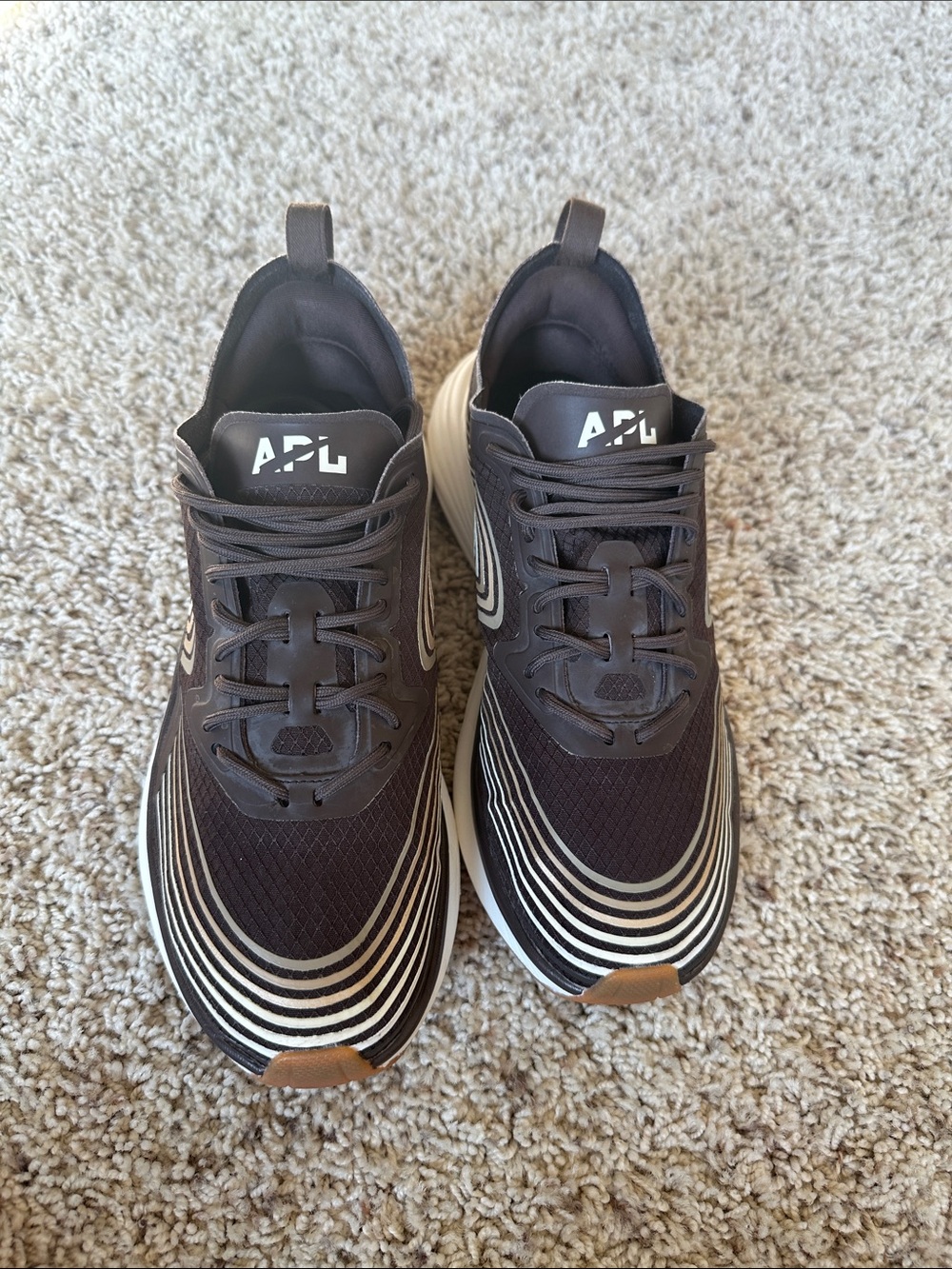 APL Women’s Streamline Athletic Sneakers brown size 7